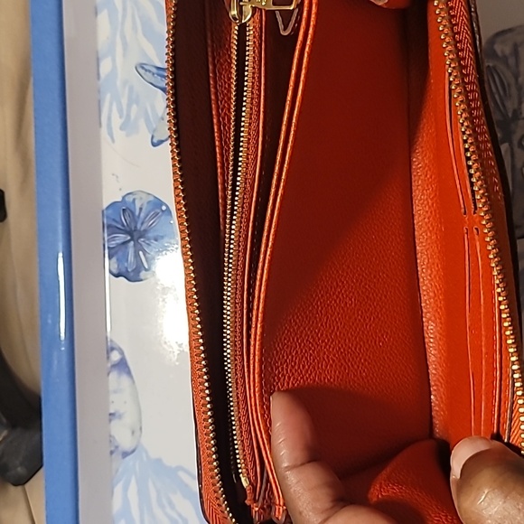 LOUIS VUITTON EMPRIENTE Zip around wallet./ box and dustbag included. - Picture 9 of 15